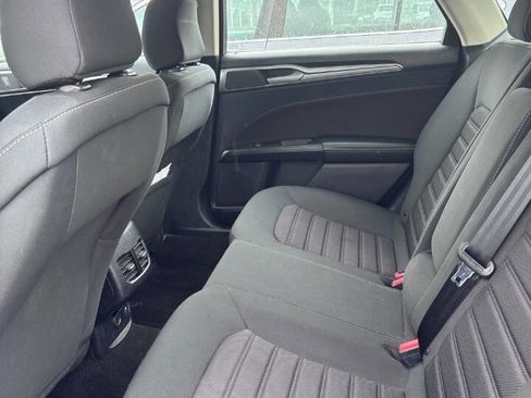 Used 2020 Ford Fusion SE FWD image 6