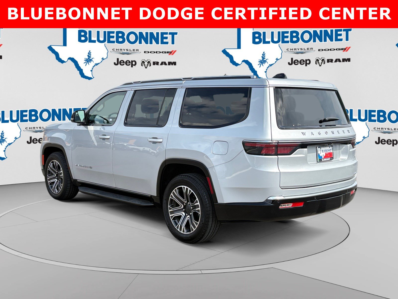 Used 2024 Jeep Wagoneer Series II AWD/4WD image 7