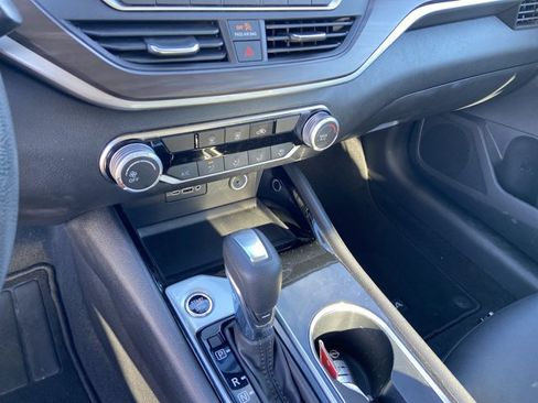 Used 2024 Nissan Altima 2.5 SV image 37