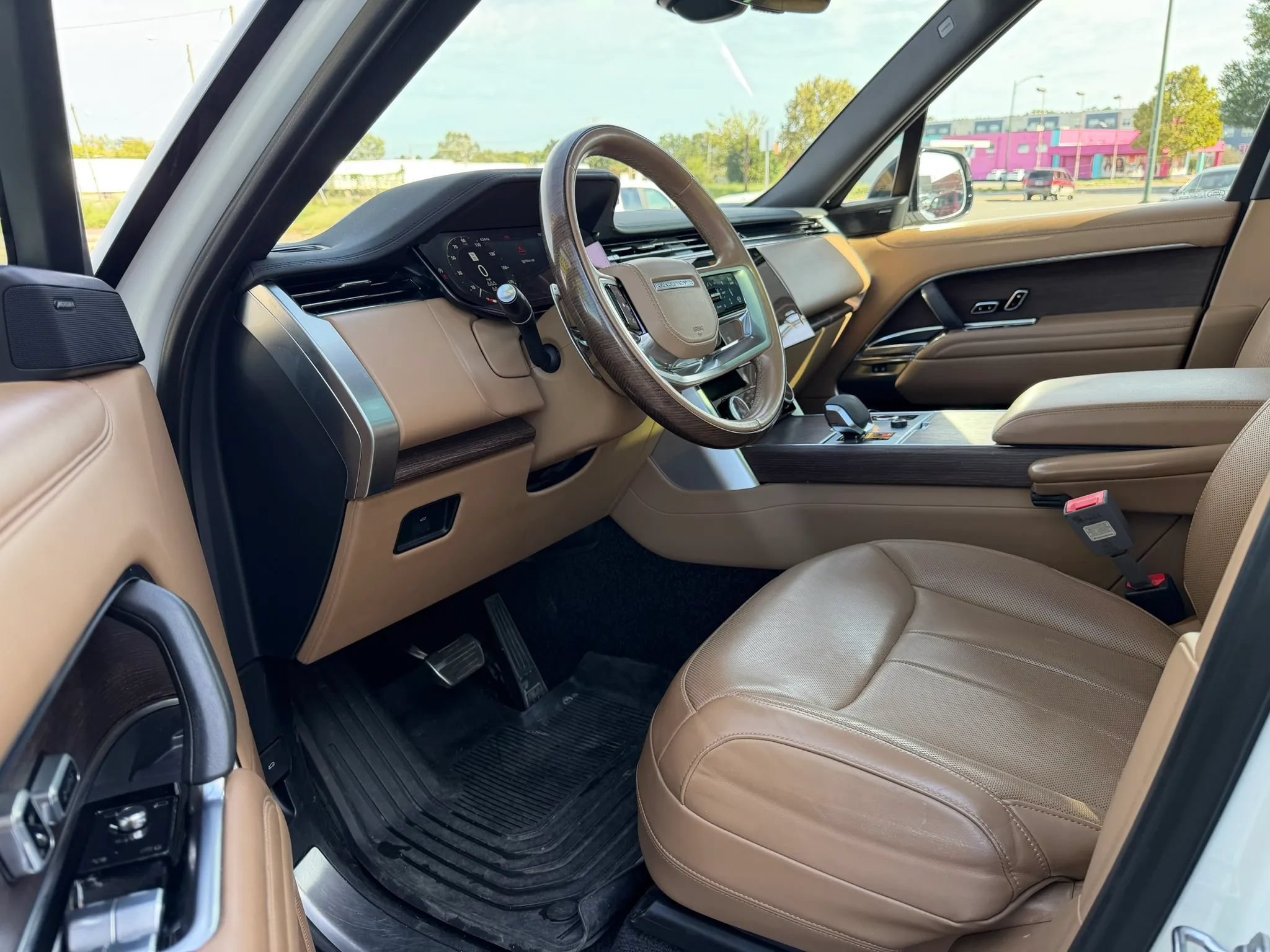 Used 2023 Land Rover Range Rover Long Wheelbase SE AWD/4WD image 26