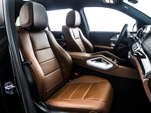 New 2025 Mercedes-Benz GLS 450 4MATIC image 7