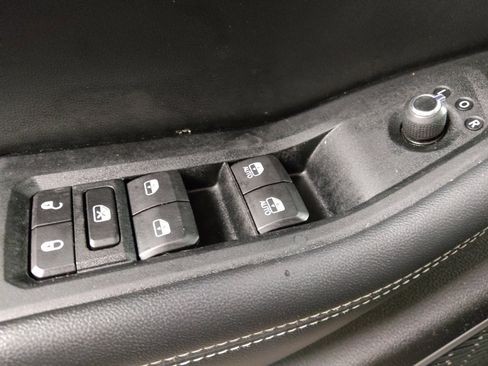 Used 2022 Jeep Grand Cherokee L Laredo w/ Luxury Tech Group I image 27