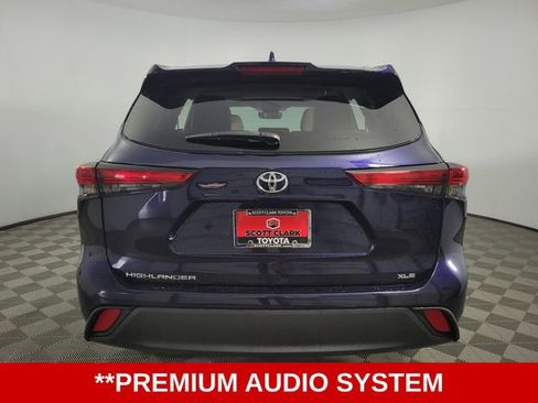 Used 2023 Toyota Highlander XLE image 7