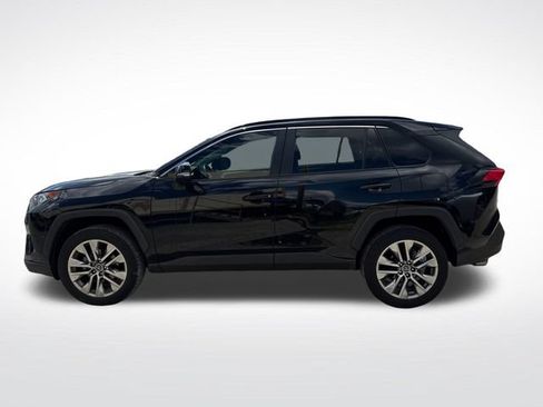 Used 2019 Toyota RAV4 XLE Premium FWD image 2