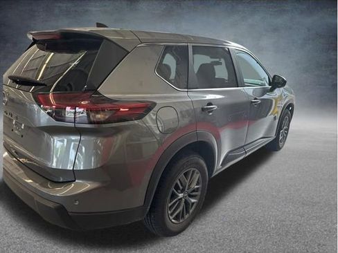 Used 2024 Nissan Rogue S FWD image 6