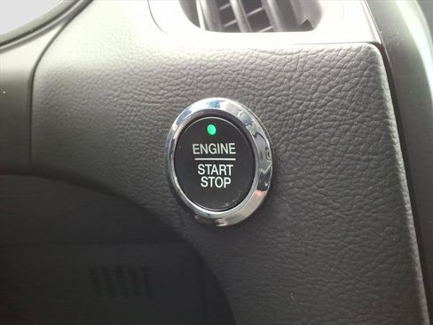 Used 2024 Ford Edge Titanium image 24