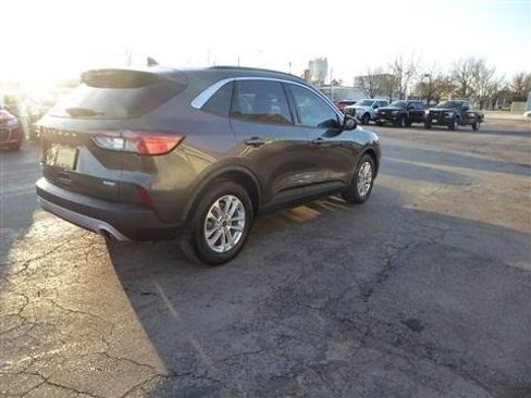 Used 2020 Ford Escape SE image 6
