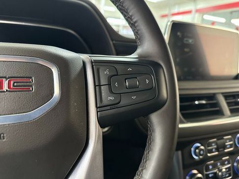 Used 2024 GMC Yukon XL SLT image 19