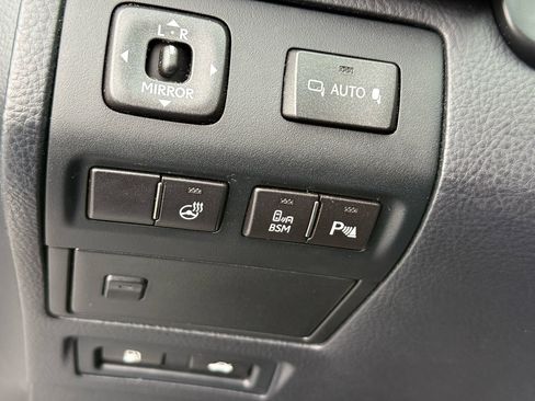 Used 2014 Lexus LS 460 AWD image 17