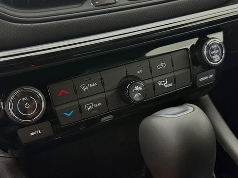 New 2026 Jeep Compass Latitude image 15