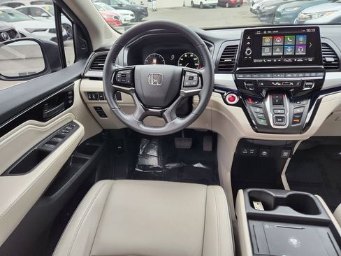 Used 2025 Honda Odyssey Touring image 13