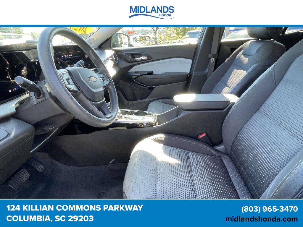 Used 2025 Chevrolet Trax LT FWD image 15
