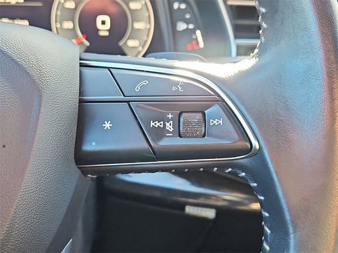 Used 2019 Audi Q8 Premium Plus w/ Premium Plus image 30