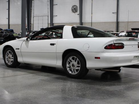 Used 1996 Chevrolet Camaro Z28 RWD image 36