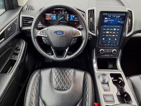 Used 2024 Ford Edge Titanium image 6