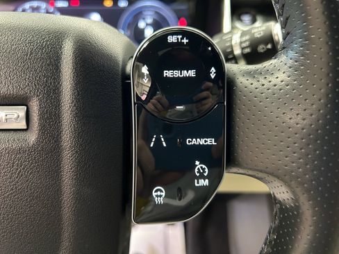 Used 2020 Land Rover Range Rover Sport HSE image 13