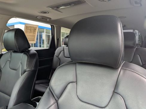 Used 2024 Kia Telluride S w/ S Sunroof Package FWD image 15