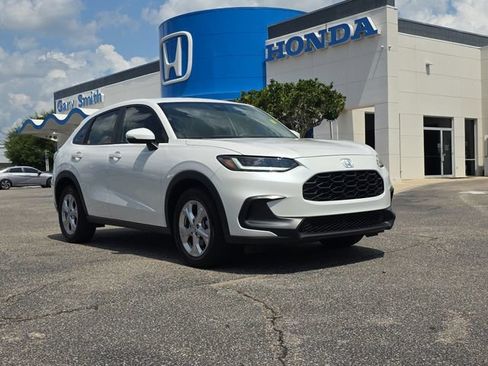 Used 2024 Honda HR-V LX image 2