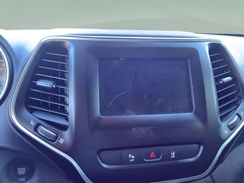 Used 2021 Jeep Cherokee Latitude Plus image 17