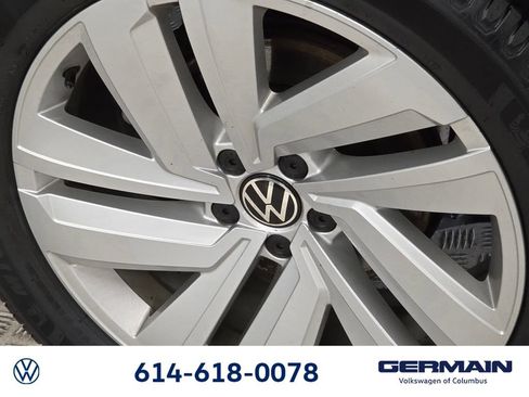 Used 2021 Volkswagen Atlas Cross Sport SE AWD/4WD image 12
