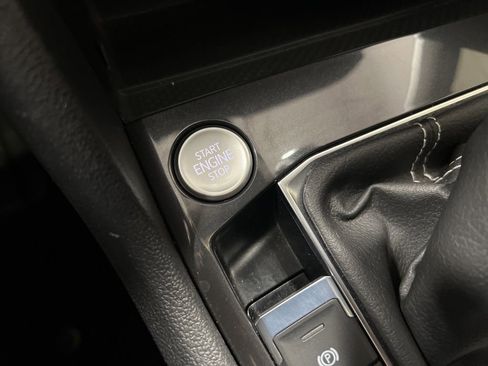 Used 2023 Volkswagen Tiguan SE w/ Panoramic Sunroof Package image 49