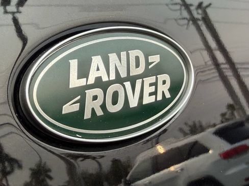 Used 2023 Land Rover Defender 130 SE AWD/4WD image 10