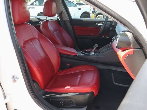 Used 2019 Alfa Romeo Giulia RWD image 40