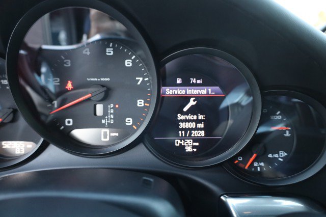 Used 2015 Porsche 911 Carrera 4 AWD/4WD image 30