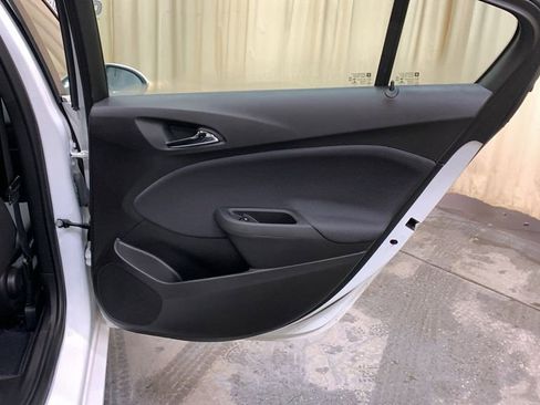 Used 2018 Chevrolet Cruze LT image 12