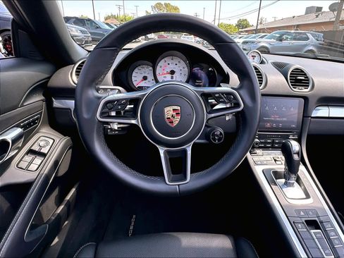 Used 2024 Porsche 718 Boxster RWD image 8
