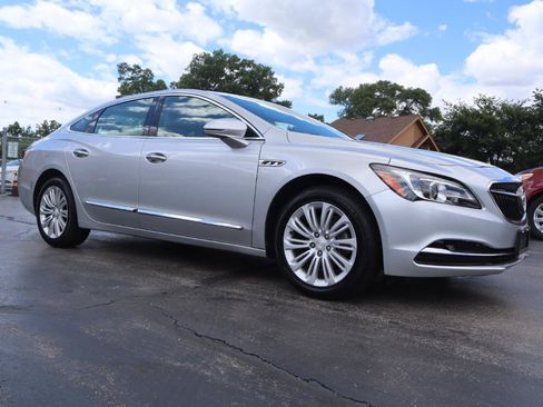 Used 2018 Buick LaCrosse Essence FWD image 7