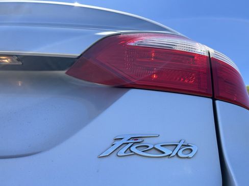 Used 2017 Ford Fiesta S image 10