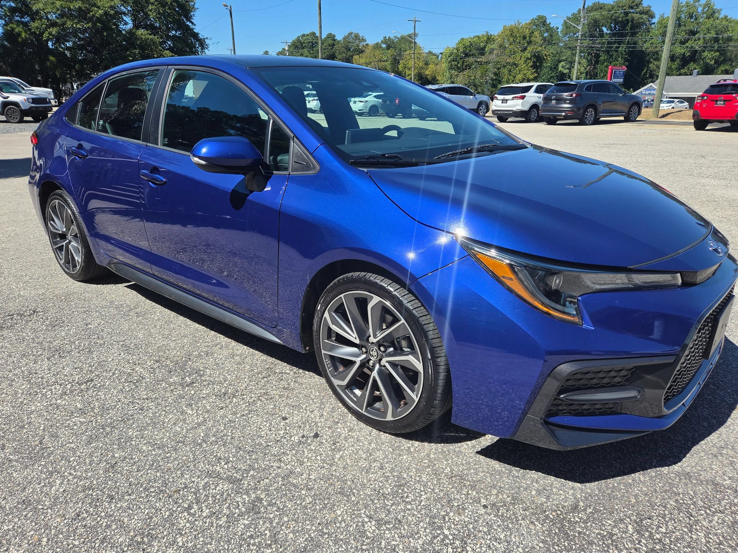 Used 2021 Toyota Corolla SE w/ SE Premium Package FWD image 5