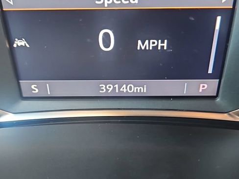 Used 2023 Chevrolet Equinox RS FWD image 17