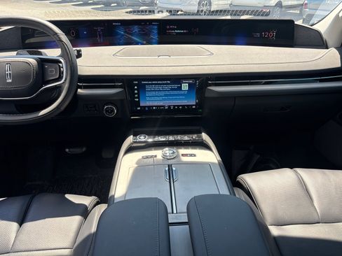 Certified 2025 Lincoln Navigator L Reserve AWD/4WD image 29
