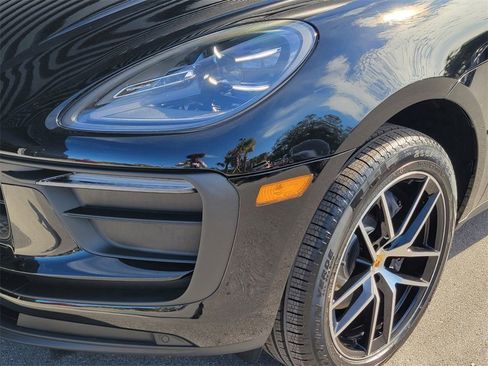 Used 2025 Porsche Macan image 6