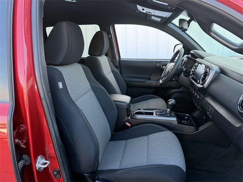 Used 2021 Toyota Tacoma TRD Sport image 31