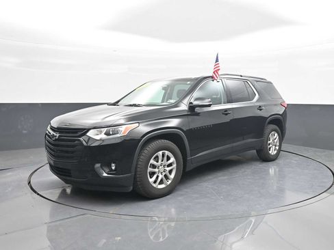 Used 2020 Chevrolet Traverse LT w/ LPO, Blackout Package AWD/4WD image 4