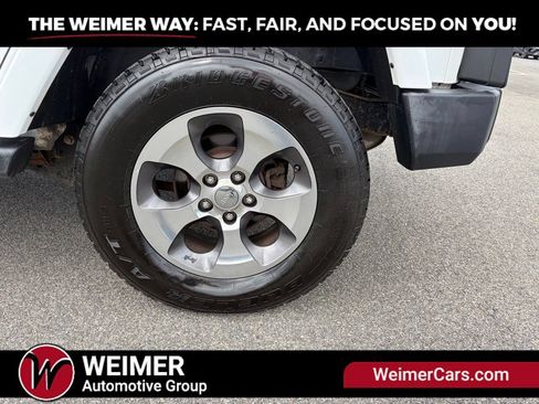 Used 2017 Jeep Wrangler Unlimited Sahara AWD/4WD image 12