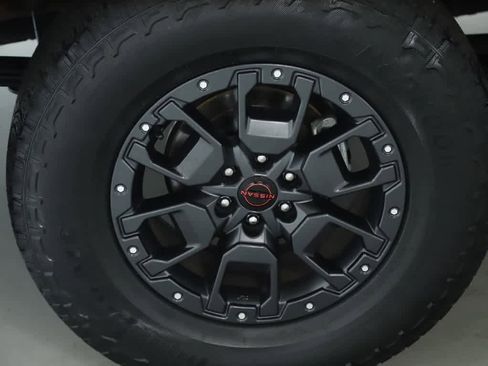 Used 2022 Nissan Frontier PRO-4X w/ Pro-4X Premium Package image 10