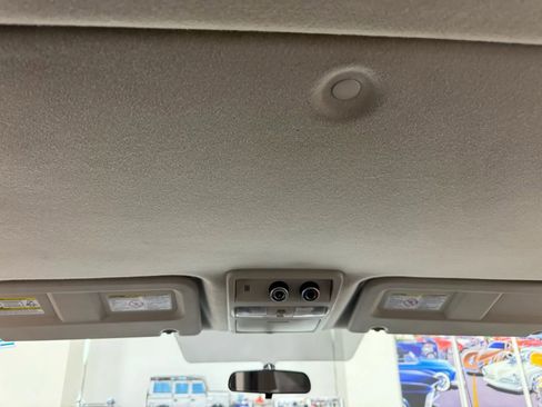 Used 2018 Nissan NV 3500 S image 46