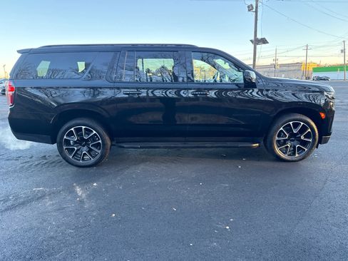 Used 2024 Chevrolet Suburban RST w/ Luxury Package image 8