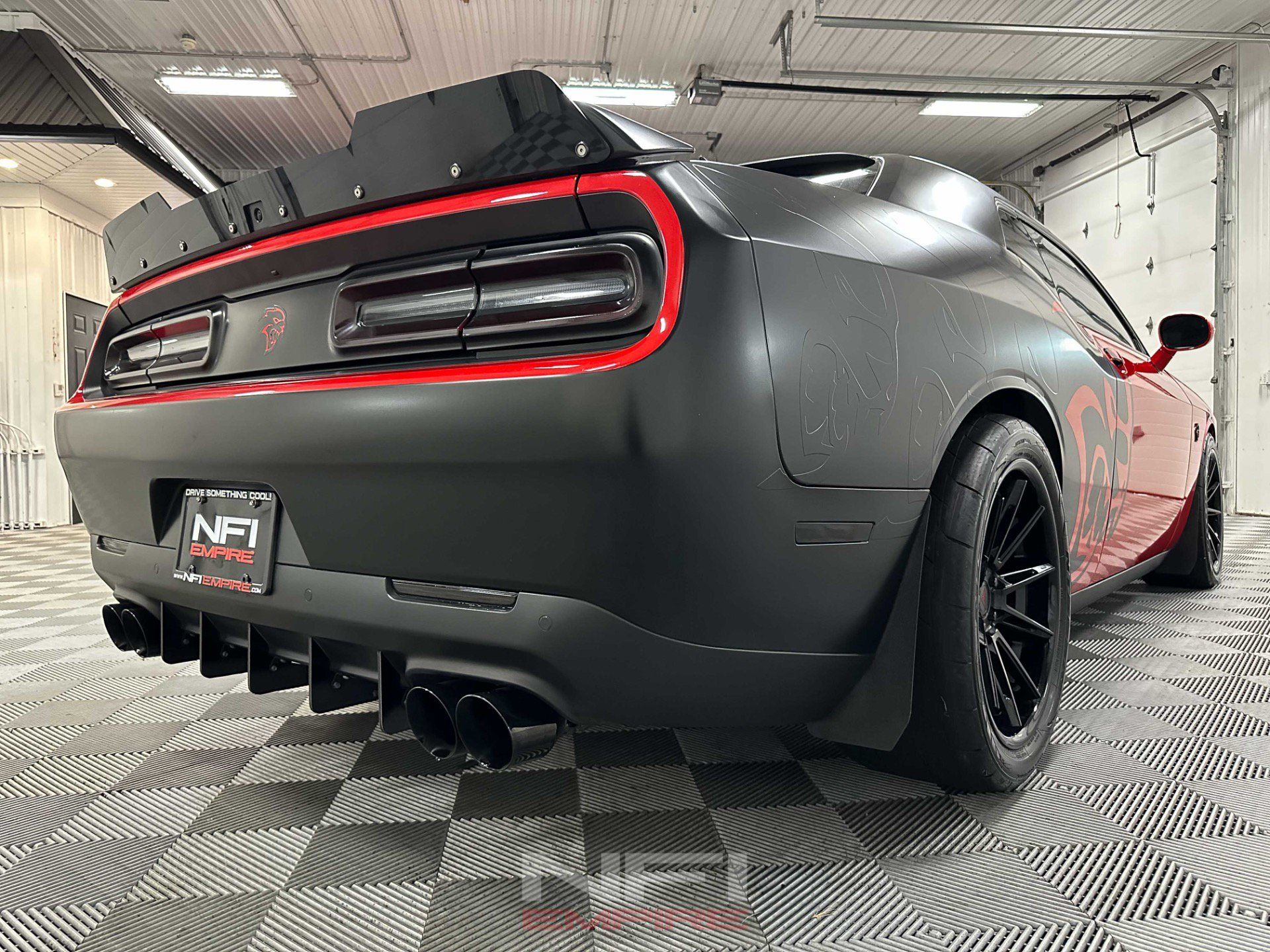 Used 2016 Dodge Challenger SRT Hellcat RWD image 19