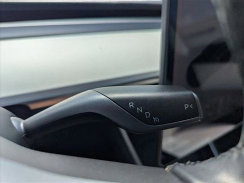 Used 2018 Tesla Model 3 Mid Range image 11