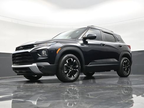 Used 2021 Chevrolet TrailBlazer LT w/ Convenience Package FWD image 21