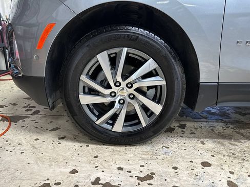 Used 2024 Chevrolet Equinox Premier AWD/4WD image 11