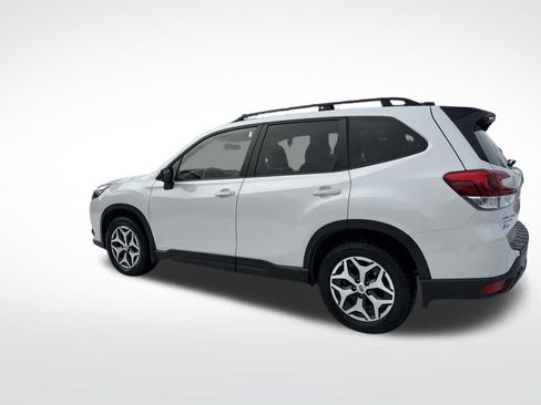 Used 2024 Subaru Forester Premium image 10