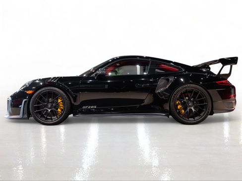 Used 2018 Porsche 911 GT2 RS RWD image 3