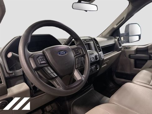 Used 2022 Ford F250 XL w/ Power Equipment Group image 9