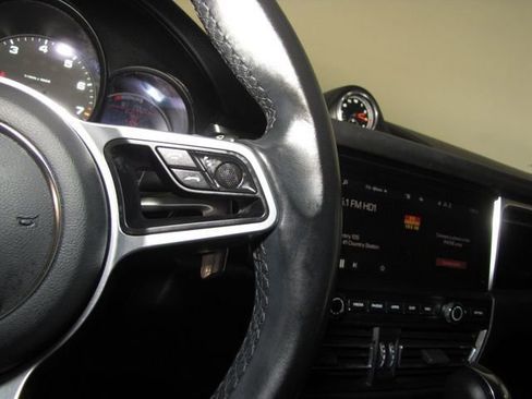 Used 2021 Porsche Macan AWD/4WD image 6